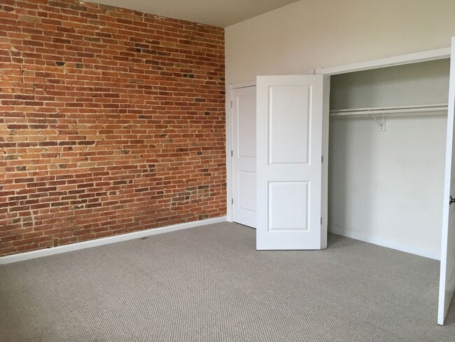 Building Photo - 1701 N Calvert St