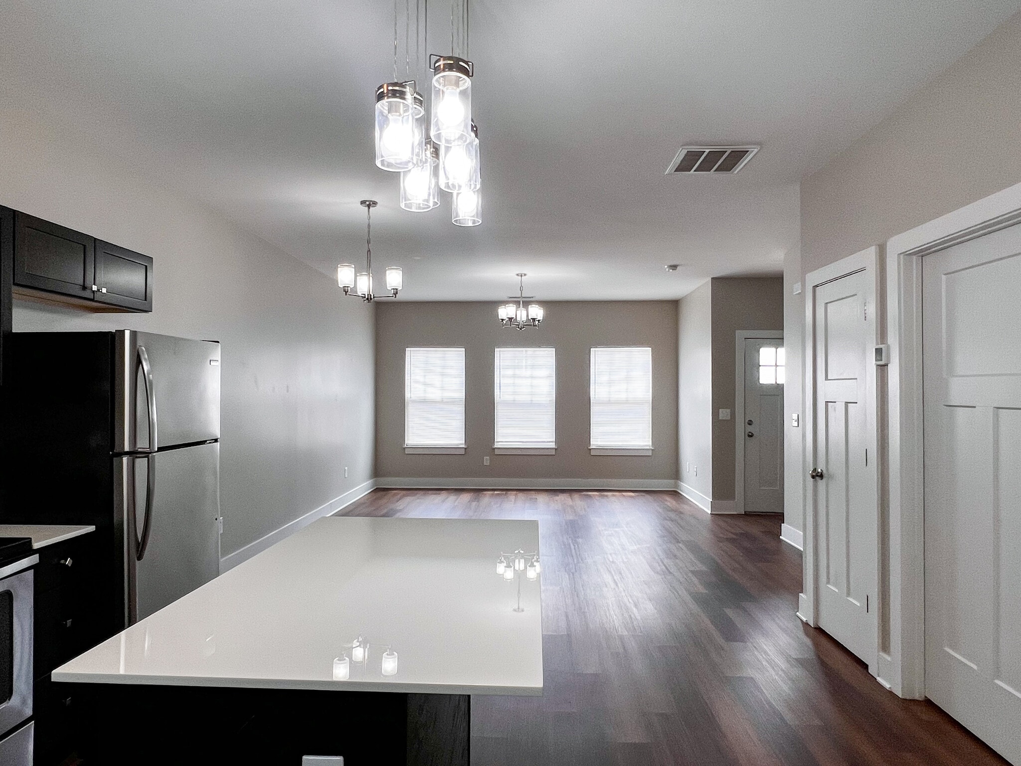 Building Photo - 608 Heavenly Pl
