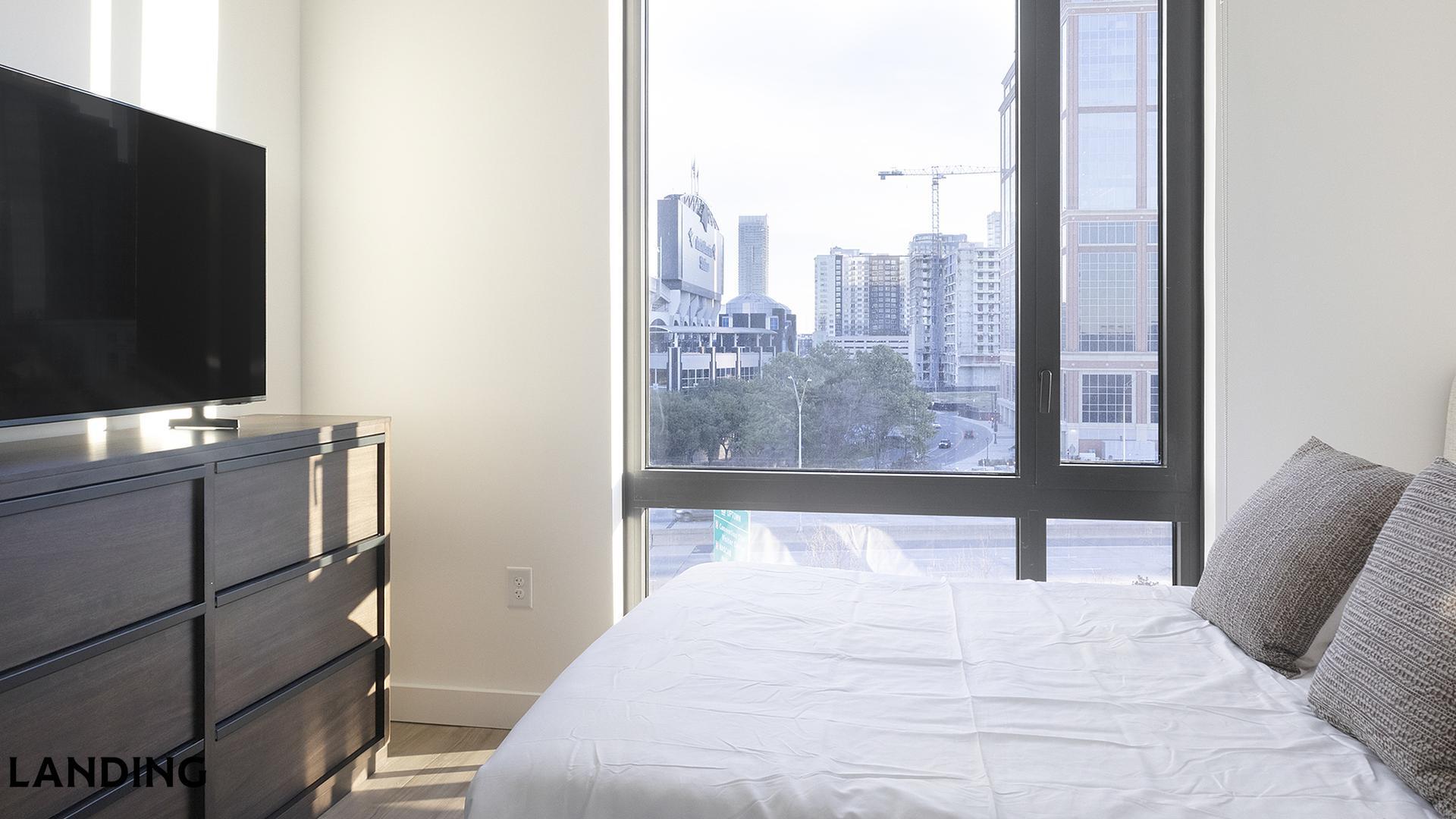 Building Photo - 1007 S Mint St