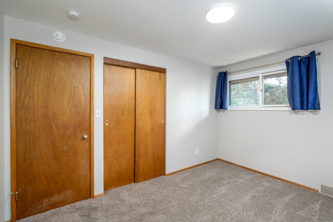 Building Photo - 3011 W Dalke Ave