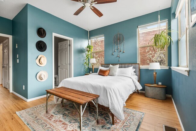 Building Photo - Modern 2-Bed, 2.5-Bath Corner Unit in Arva...