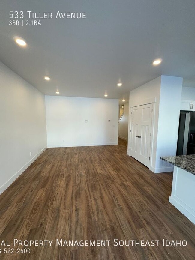 Building Photo - 533 Tiller Ave