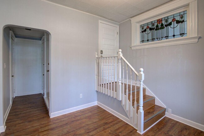 Building Photo - 1629 Hoffner St