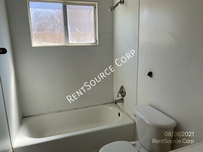 Building Photo - 25522 Anderson Ave