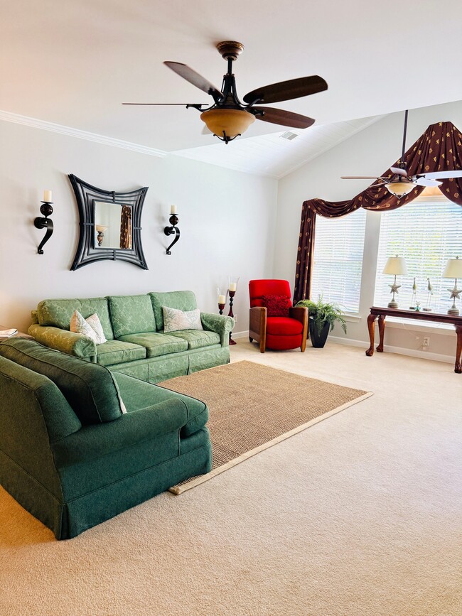 Building Photo - 1371 Hopton Cir