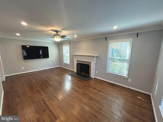 Building Photo - 4054 Norbeck Square Dr