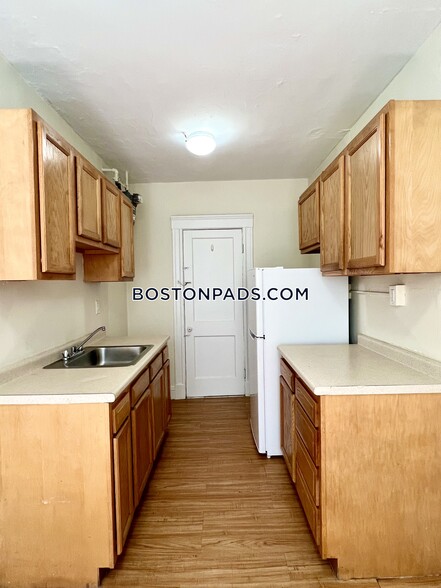 Building Photo - 1171 Boylston St