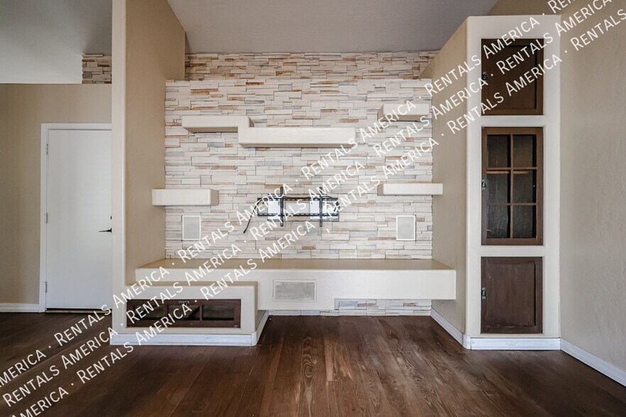 Building Photo - 2292 E Remington Pl