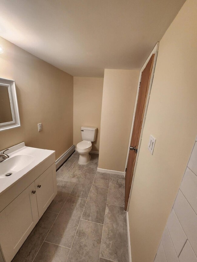 Building Photo - 24 Poplar Pl