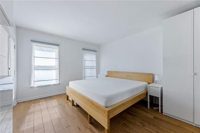 Building Photo - 908 Lenox Hill Ct NE