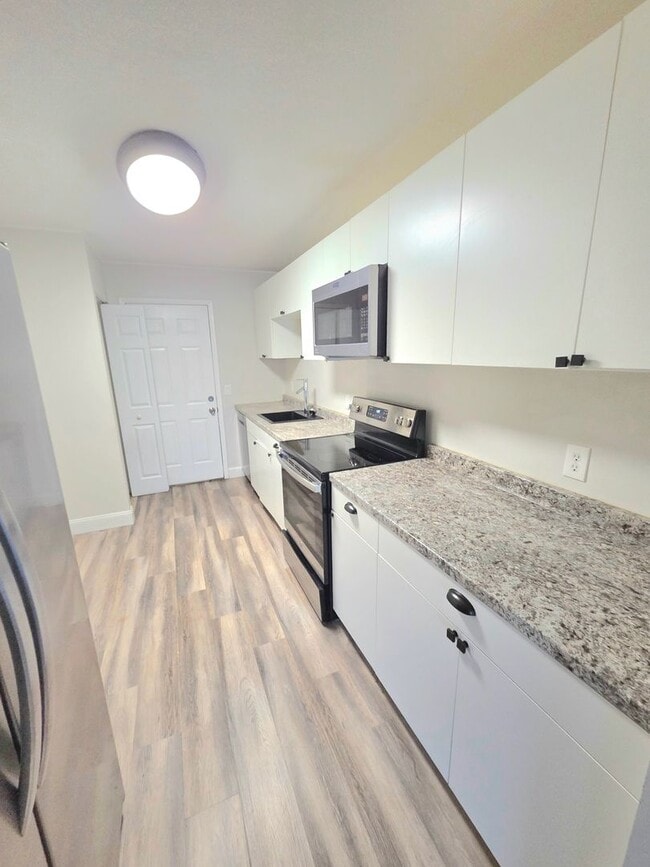 Building Photo - Location, Location!! 3 bedroom condo available now in Altamonte Springs