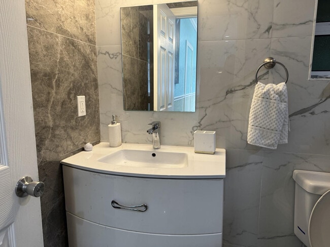 Building Photo - 240 NE 27th St