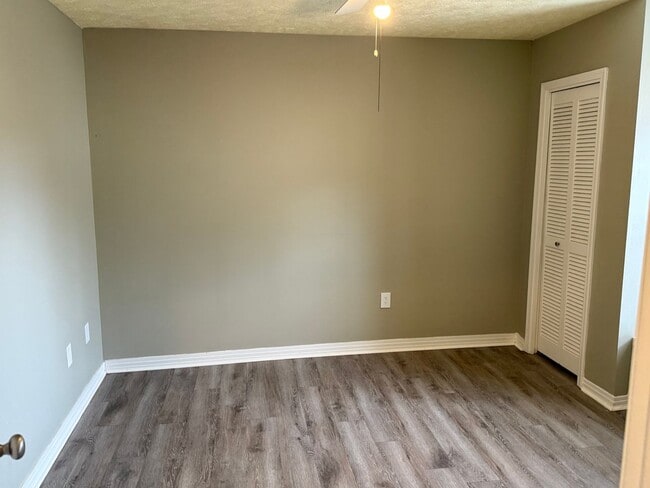 Building Photo - 3 bedroom/2 bath house in 047 Brandon!