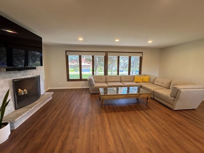 Building Photo - 23362 N Apple Hill Ln