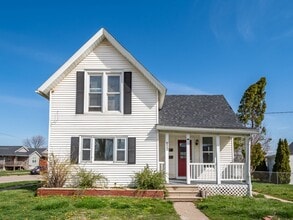 Building Photo - Daffodil