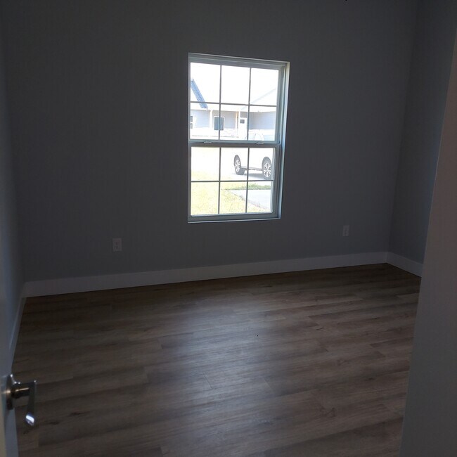 Building Photo - 1738 Sierra