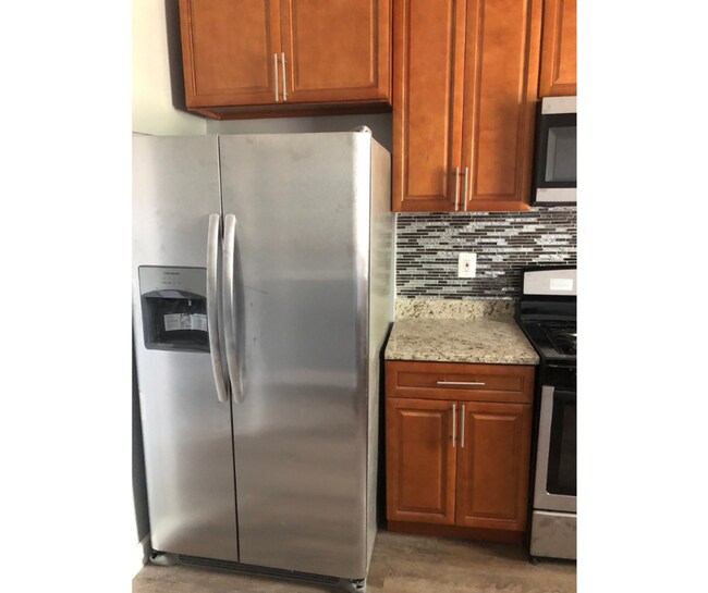 Building Photo - 3832 Cottage Ave