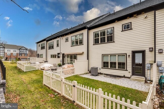 Building Photo - 7770 Belvale Dr