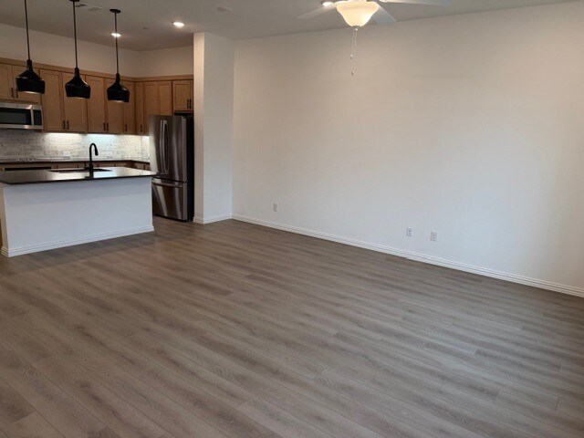 Building Photo - 636 Big Bend Dr