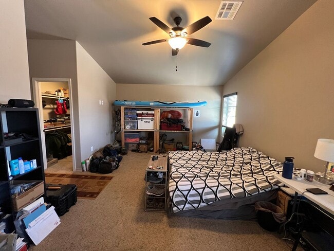 Building Photo - SOLAR HOME!!