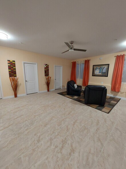 Building Photo - 709 Vale View Dr