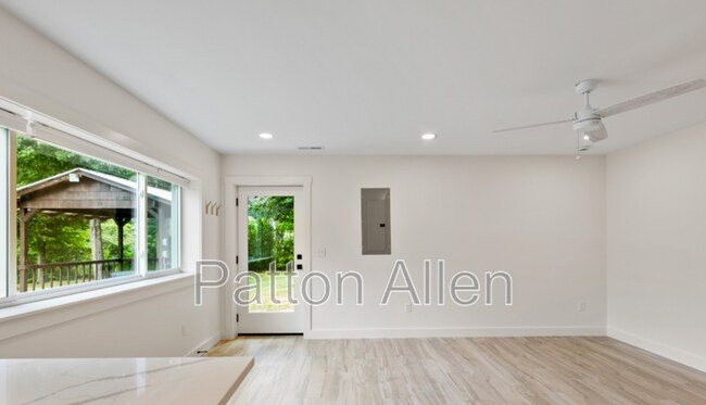 Building Photo - 106 Durham Pl