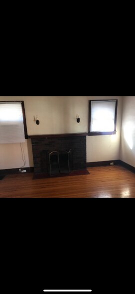 Building Photo - 311 Benton St