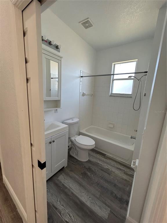 Building Photo - 1925 Magical Ln