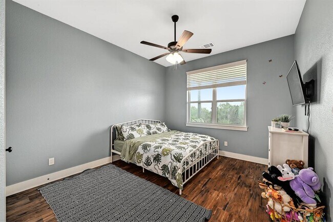 Building Photo - 18502 Venture Dr