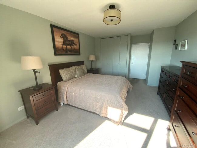 Building Photo - 269-10 Grand Central Pkwy