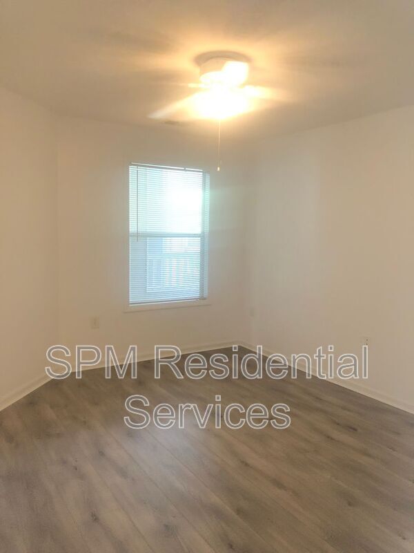 Building Photo - 4122 Breezewood Dr