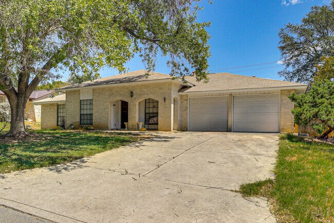 Building Photo - 6222 Madeleine Dr