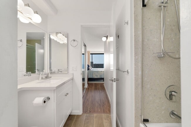 Building Photo - Available TBD - Discovery Bay 2 Bed, 2 Bat...