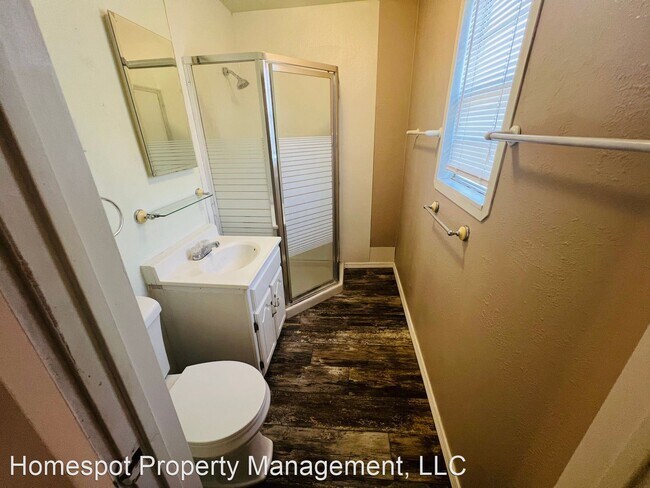 Building Photo - 2 br, 1 bath House - 213 N 5th St