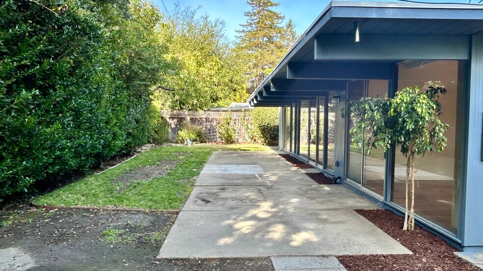Building Photo - 1159 Pome Ave