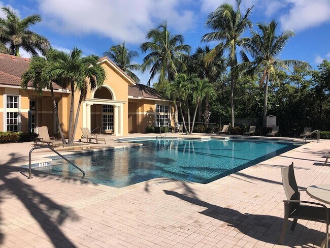 Building Photo - 1000 Scotia Dr