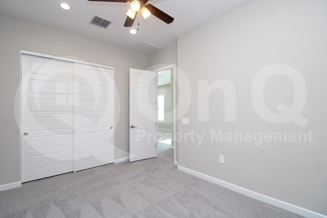 Building Photo - 4811 E Village Dr