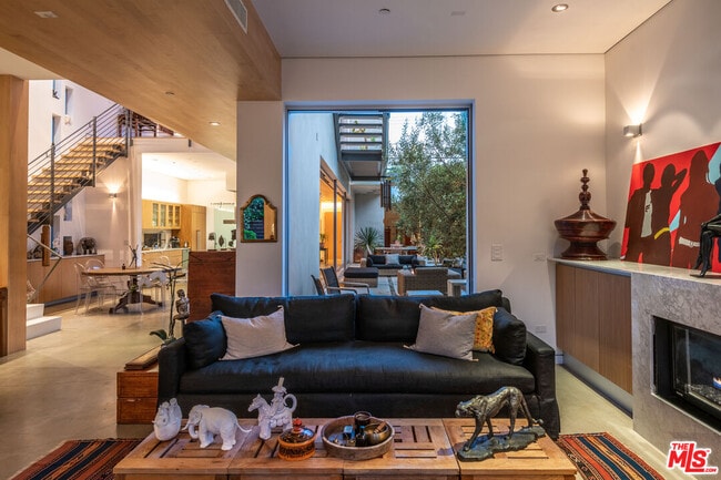 Building Photo - 716 Brooks Ave