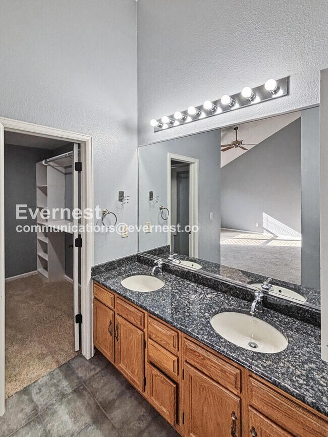 Building Photo - Comfort Meets Community in Centennial with 2 Car Garage / 3 beds & 3 baths / Coming Soon!