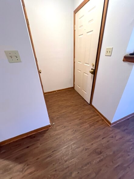 Building Photo - 10207 E 63rd Ter