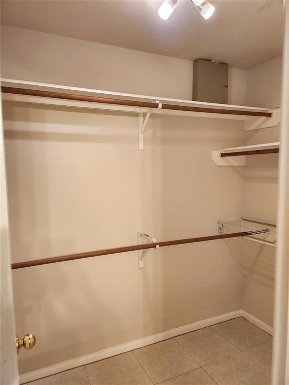 Building Photo - 8406 Taraglen Ct