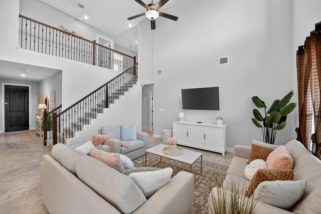 Building Photo - 6312 Empresa Dr