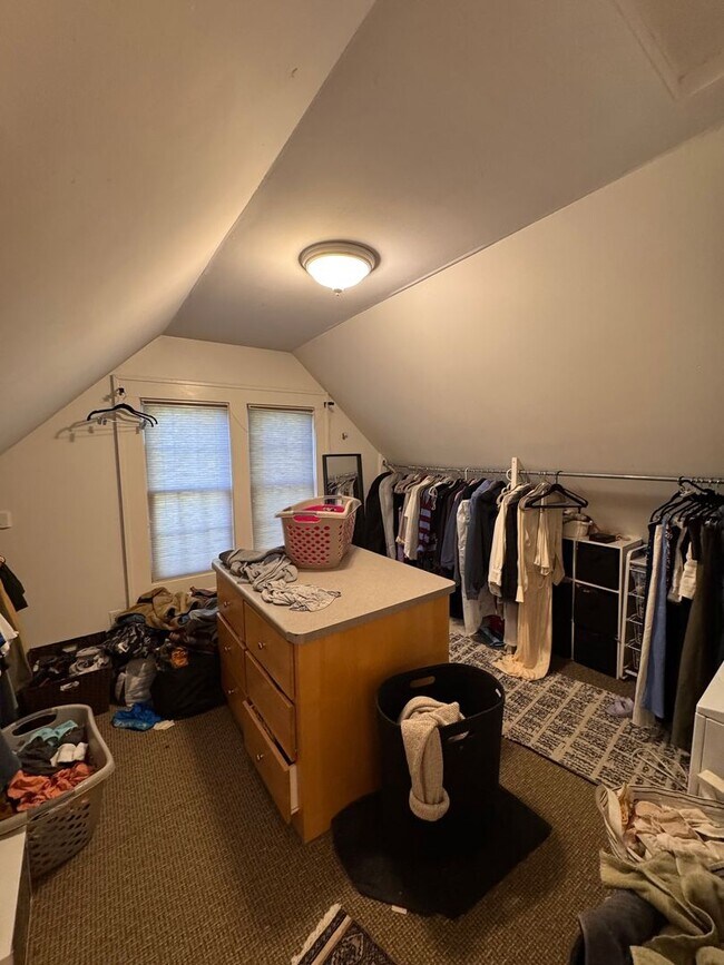 Building Photo - 3910-3912 Thomas Ave South