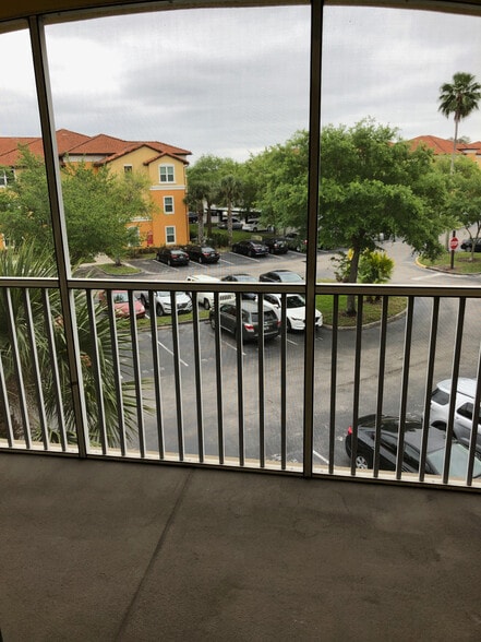 Building Photo - 5475 Vineland Rd