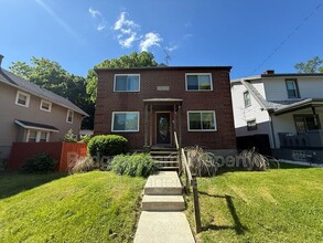 Building Photo - 68 Knecht Dr