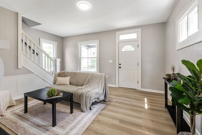 Building Photo - Charming 2-Story Home with Modern Updates ...