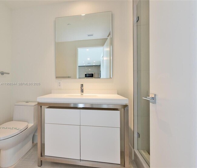 Building Photo - 2000 Metropica Wy