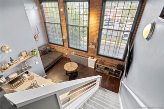 Building Photo - 25 Grand St
