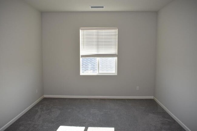 Building Photo - 610 Wood Crest Ave