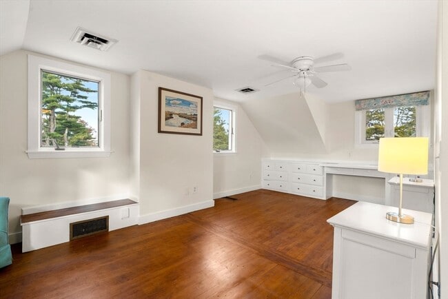 Building Photo - 1 Noahs Hl Wy